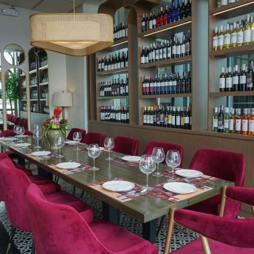 Bar with dinner Table